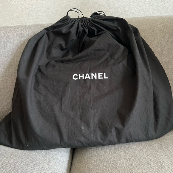 Chanel Tweed Maxi 19” Handbag - Rare Color! - Picture 10 of 12